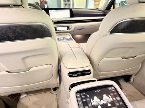 Used 2025 Genesis G90 3.5T AWD/4WD image 17