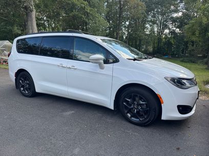 Used 2019 Chrysler Pacifica Limited w/ Advanced Safetytec Group
