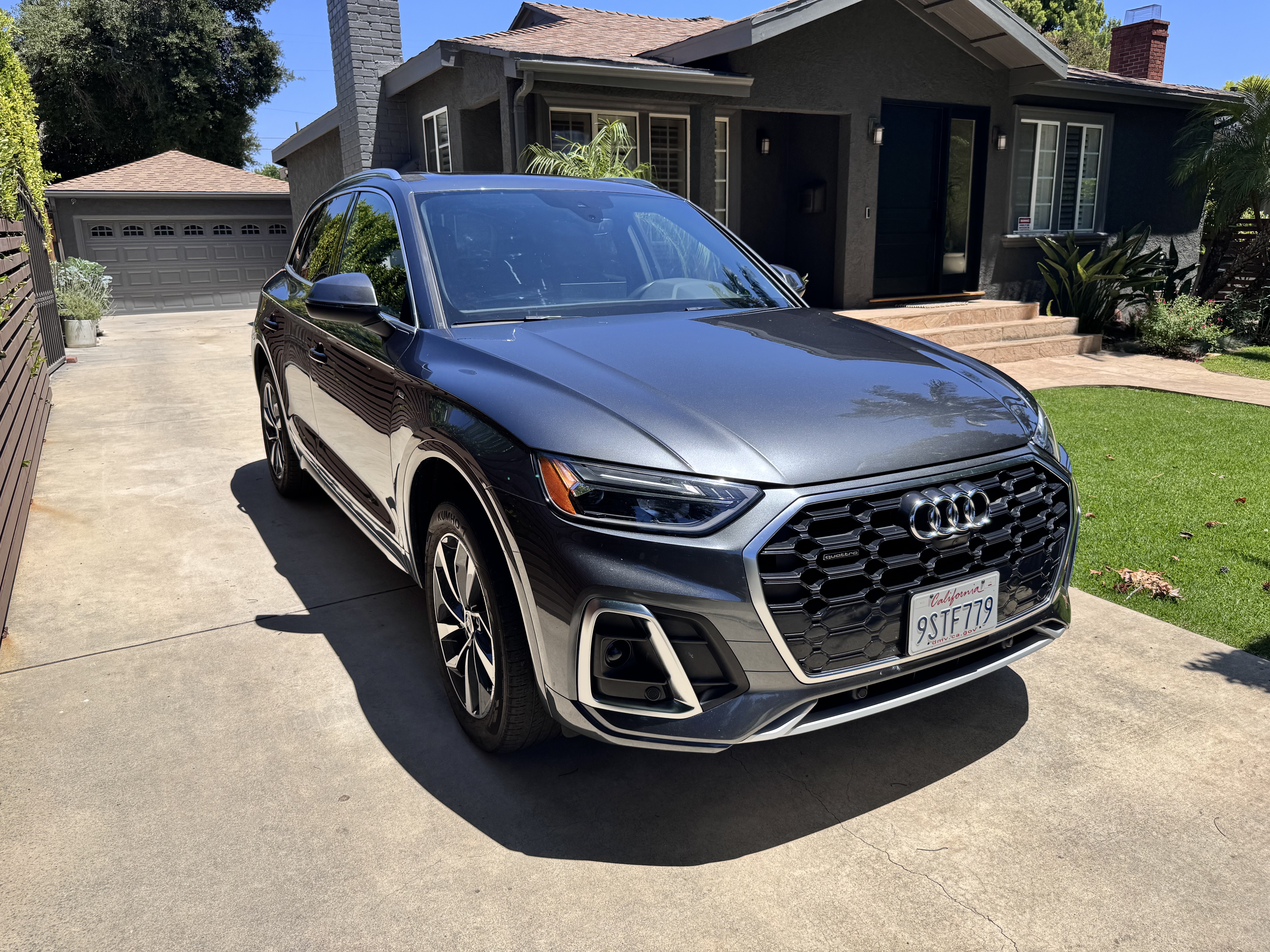 Used 2022 Audi Q5 2.0T Premium Plus w/ Premium Plus Package AWD/4WD image 11