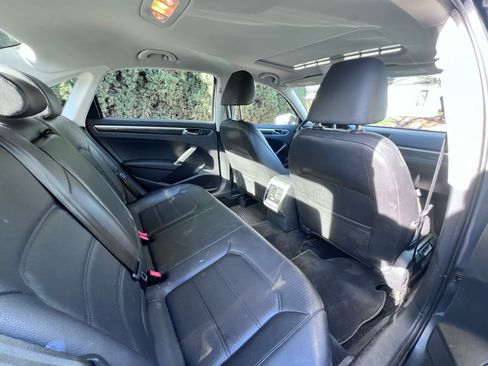 Used 2017 Volkswagen Passat 1.8T SE image 14