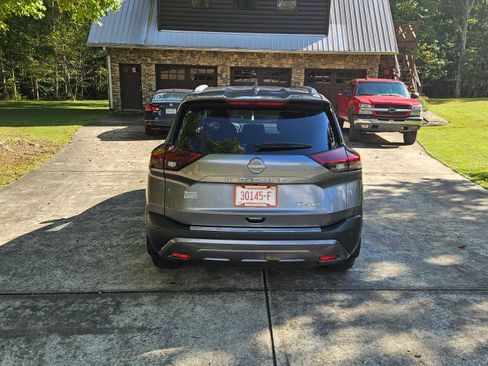 Used 2023 Nissan Rogue SL image 13