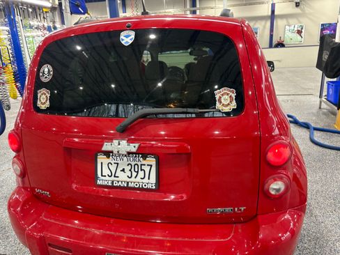 Used 2011 Chevrolet HHR LT image 9