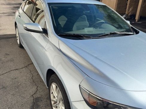 Used 2017 Chevrolet Malibu LT image 4