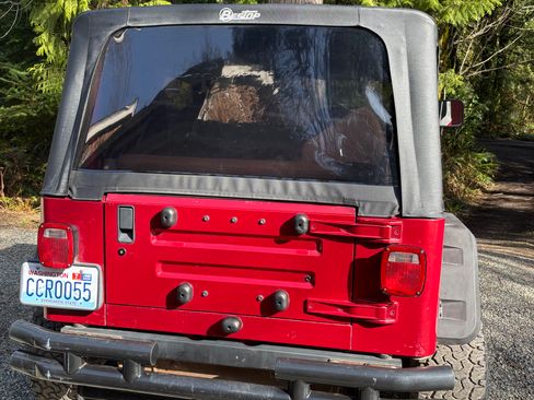 Used 1998 Jeep Wrangler SE image 5