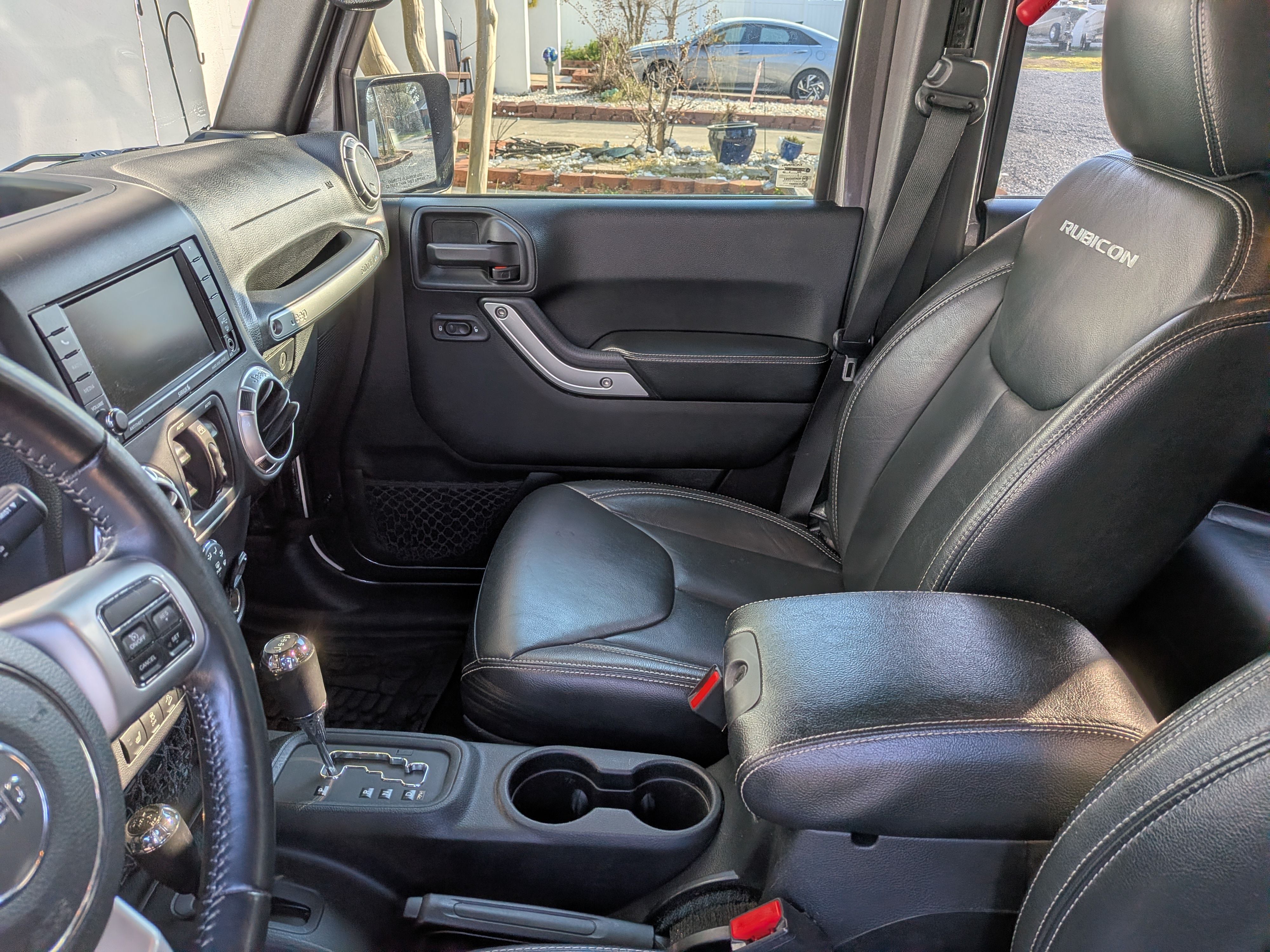 Used 2016 Jeep Wrangler Unlimited Rubicon AWD/4WD image 8