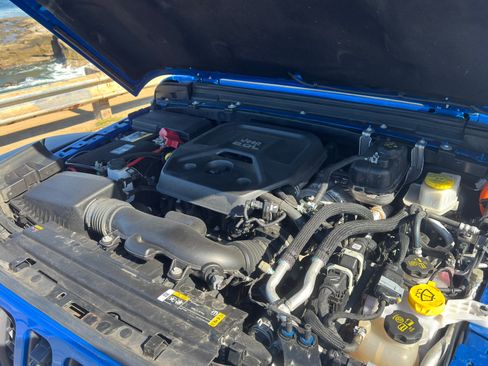 Used 2021 Jeep Wrangler Unlimited Rubicon 4xe w/ Dual Top Group image 18