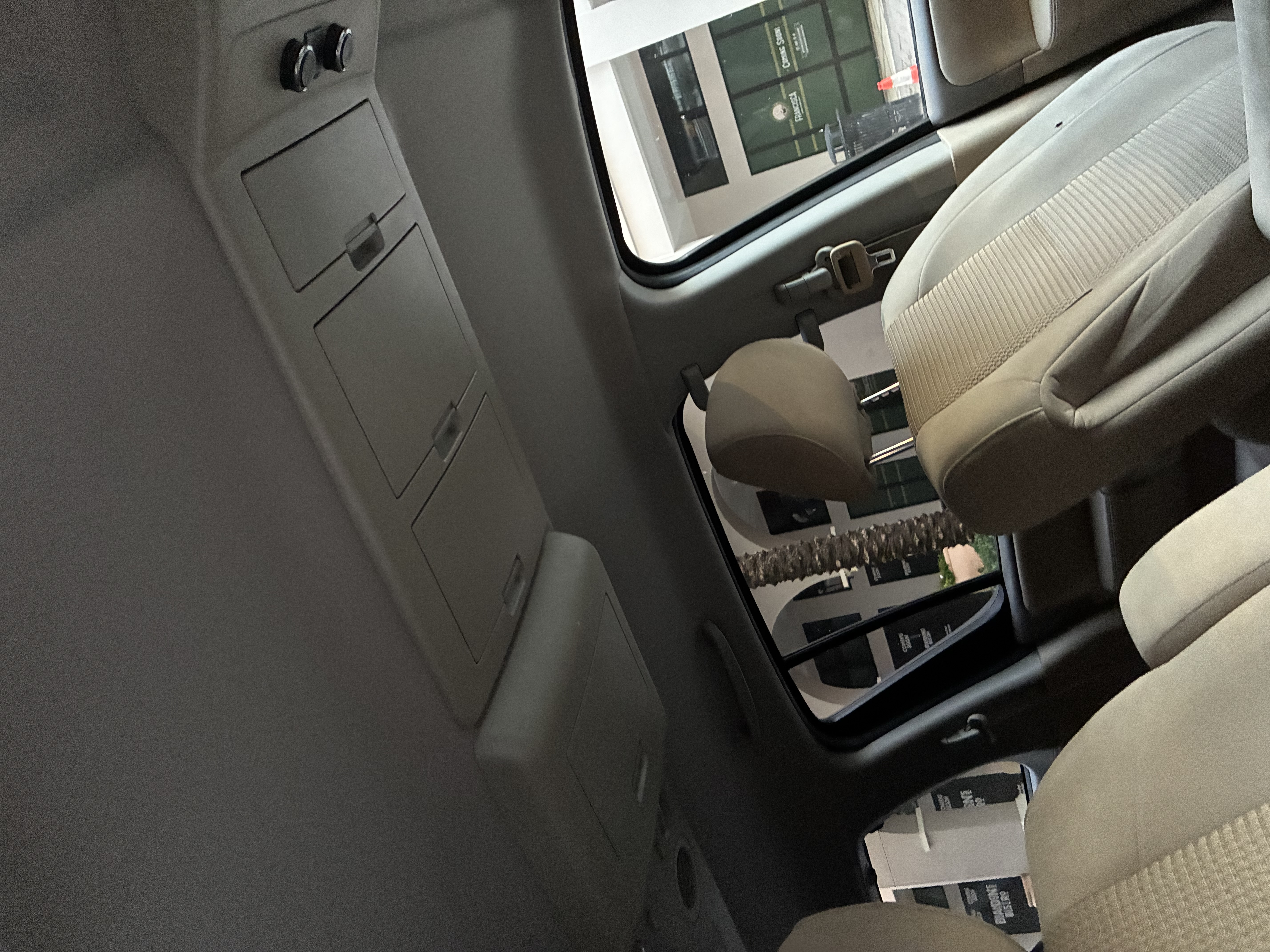 Used 2012 Nissan Armada SV RWD image 2