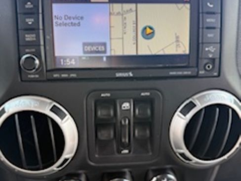 Used 2015 Jeep Wrangler Unlimited Rubicon w/ Dual Top Group image 14