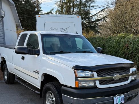 Used 2004 Chevrolet Silverado 2500 LT w/ Heavy-Duty Power Package image 9