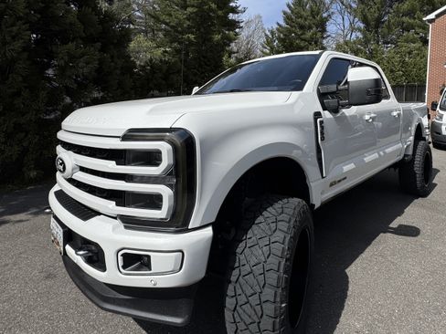 Used 2023 Ford F350 Platinum image 1