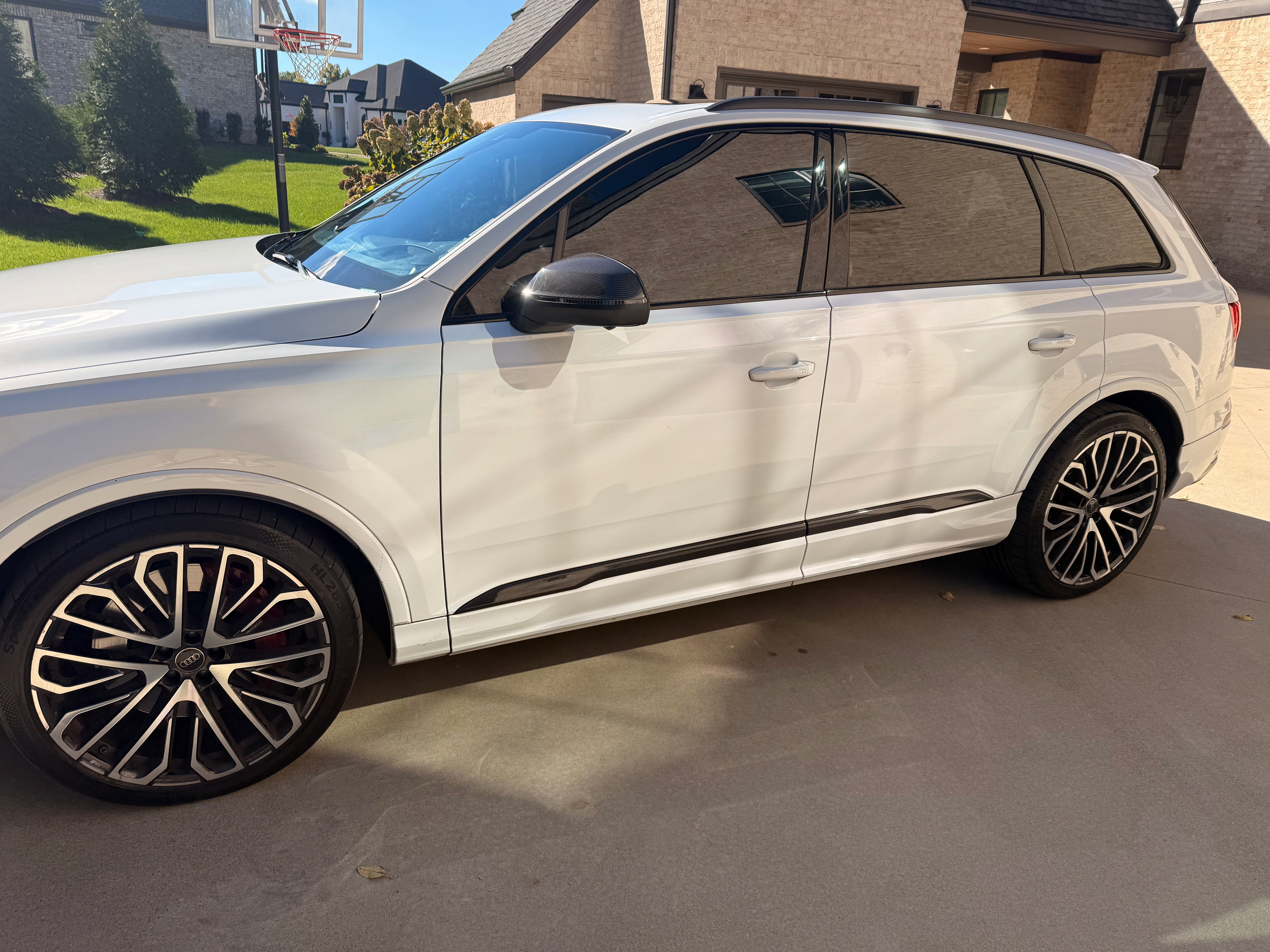 Used 2025 Audi SQ7 Prestige AWD/4WD image 2