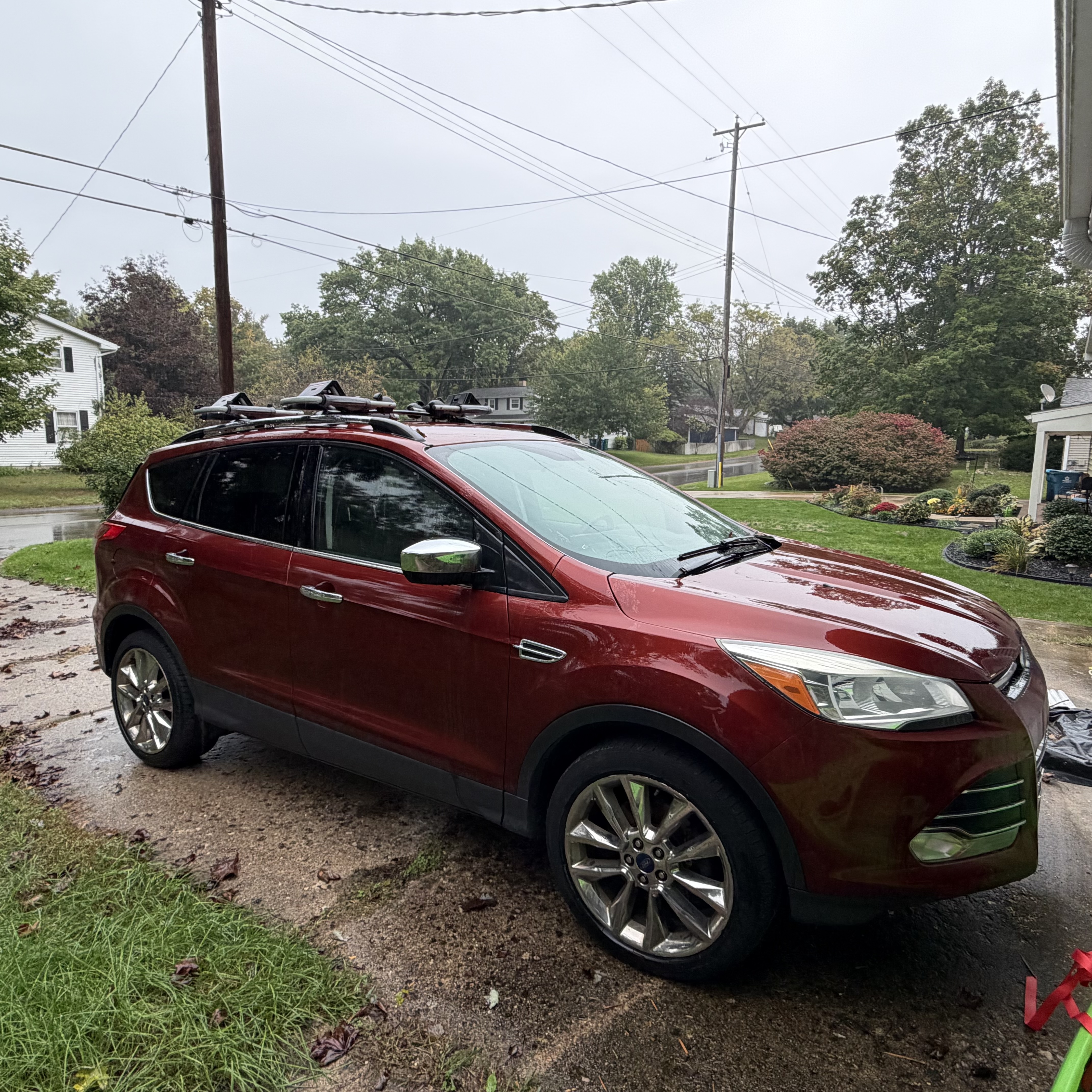 Used 2016 Ford Escape SE w/ SE Chrome Package AWD/4WD image 1