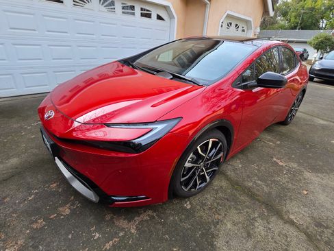 Used 2024 Toyota Prius Prime image 8