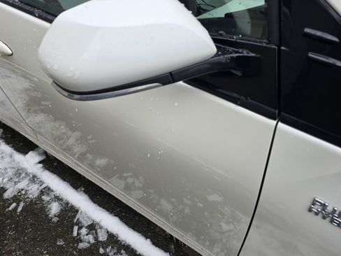 Used 2018 Toyota Prius Prime Premium image 12