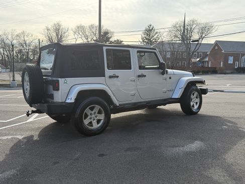 Used 2007 Jeep Wrangler Unlimited Sahara image 2
