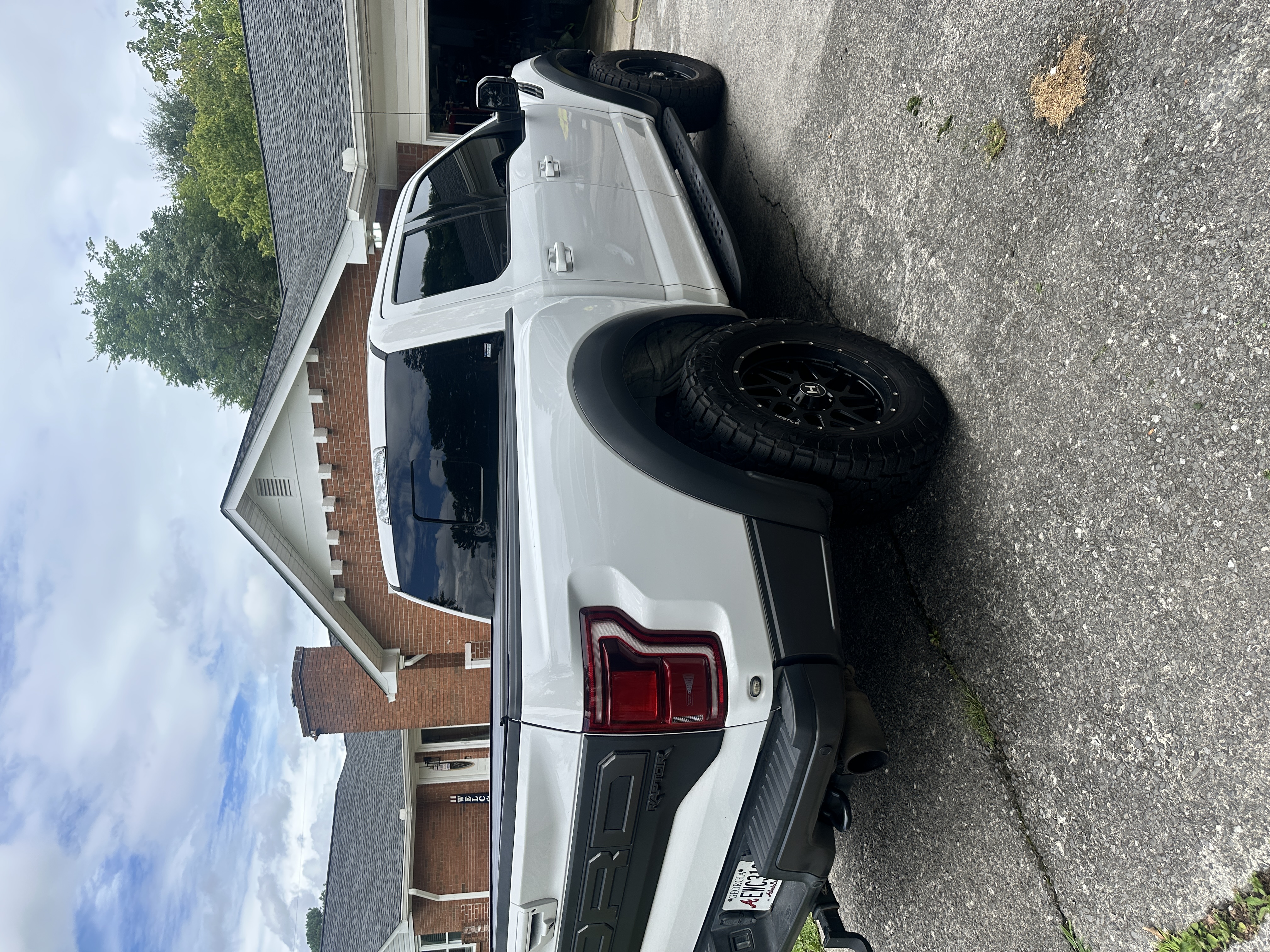 Used 2019 Ford F150 Raptor w/ Equipment Group 802A Luxury AWD/4WD image 9