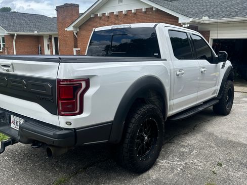 Used 2019 Ford F150 Raptor w/ Equipment Group 802A Luxury AWD/4WD image 9