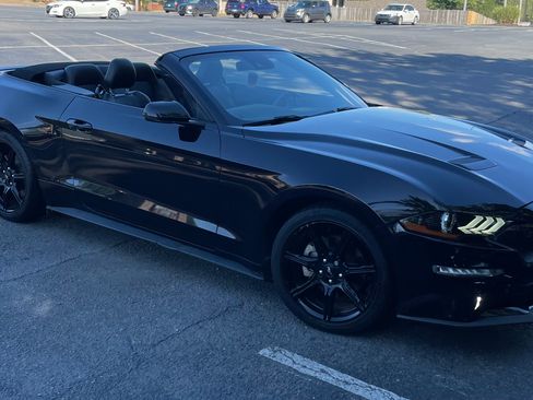 Used 2020 Ford Mustang Premium w/ Equipment Group 201A image 5