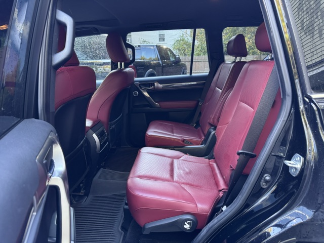 Used 2022 Lexus GX 460 Luxury w/ Sport Design Package AWD/4WD image 26