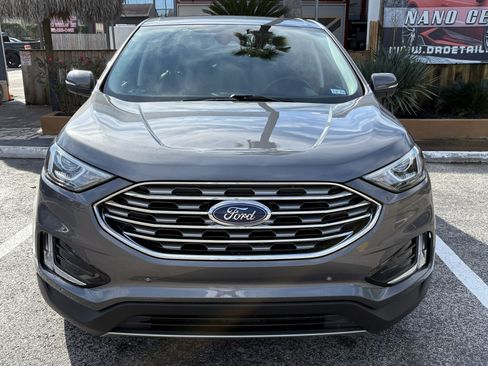 Used 2022 Ford Edge Titanium image 2