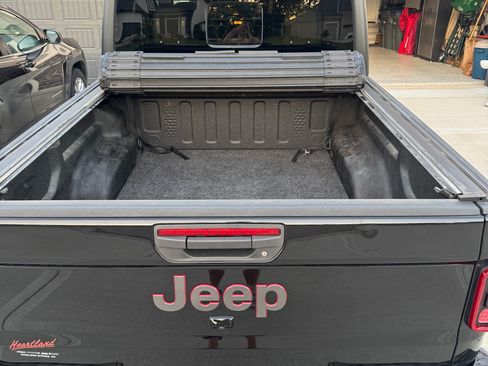 Used 2023 Jeep Gladiator Rubicon w/ LED Lighting Group AWD/4WD image 20