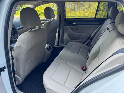 Used 2018 Volkswagen Golf SE FWD image 15