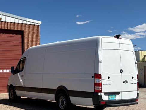 Used 2015 Mercedes-Benz Sprinter 2500 image 26