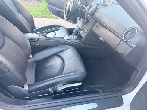 Used 2011 Porsche Cayman RWD image 19