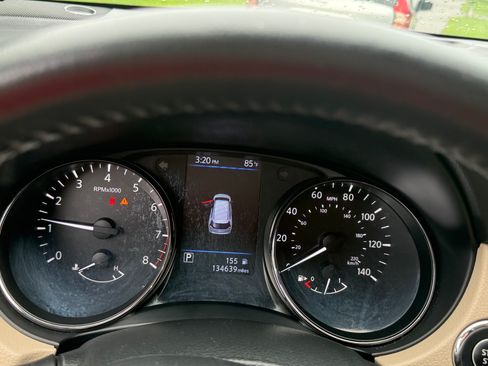 Used 2018 Nissan Rogue SL w/ Premium Package AWD/4WD image 12