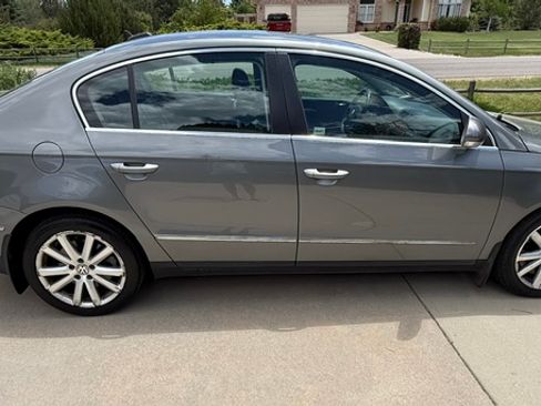 Used 2006 Volkswagen Passat 3.6 AWD/4WD image 1