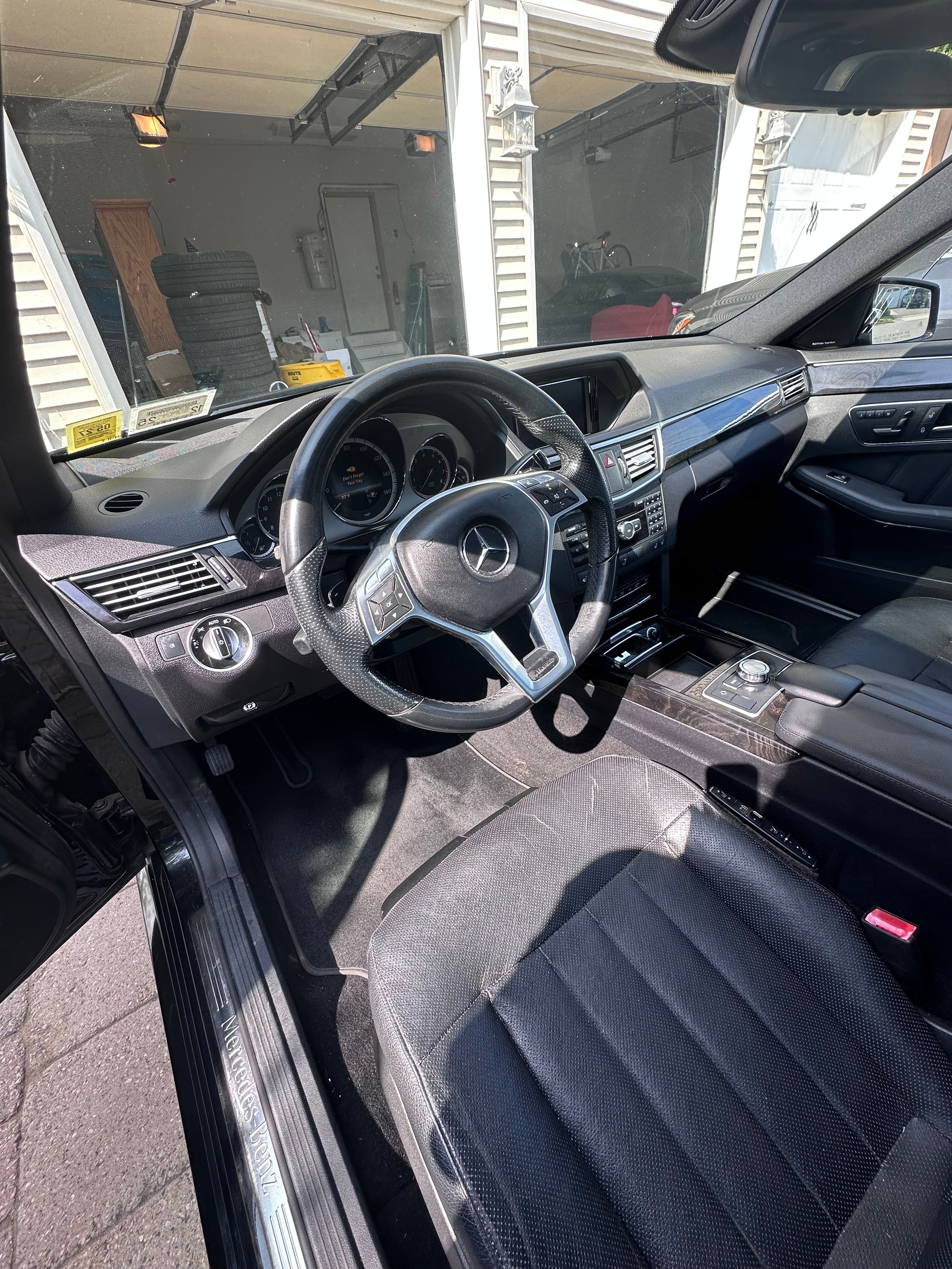 Used 2013 Mercedes-Benz E 550 4MATIC Sedan image 6