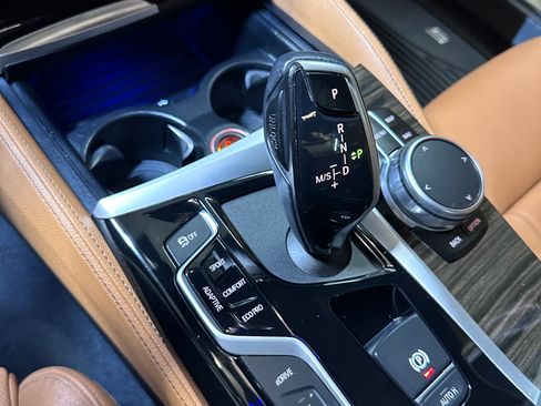 Used 2019 BMW 530e xDrive w/ M Sport Package image 18