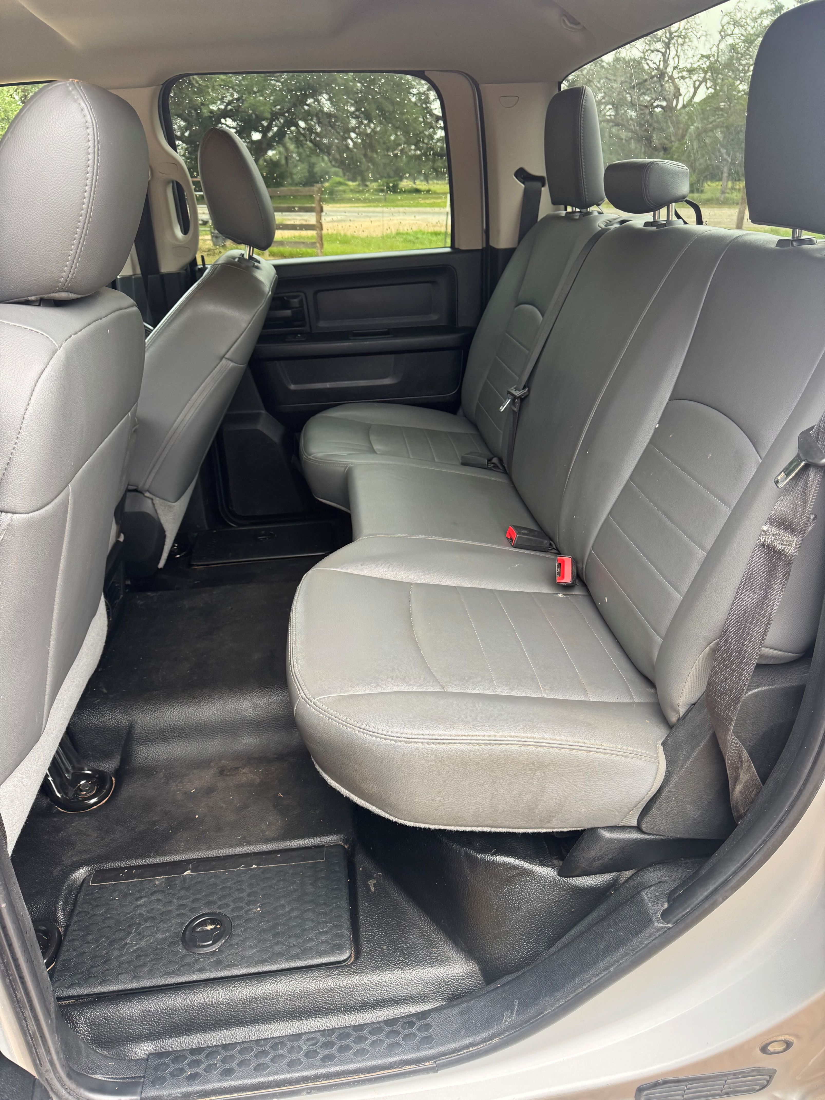 Used 2018 RAM 3500 Tradesman RWD image 11