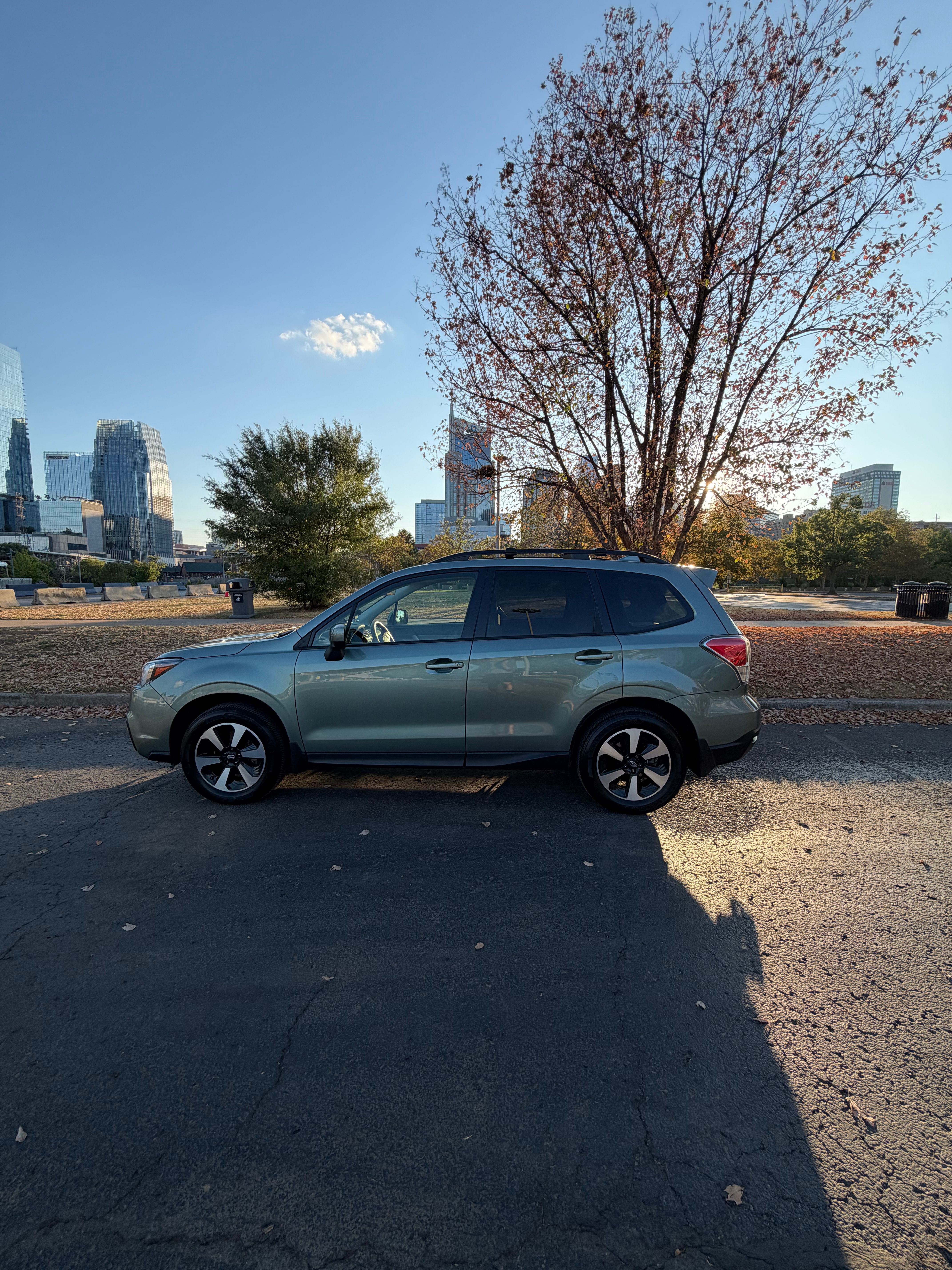 Used 2017 Subaru Forester 2.5i Premium AWD/4WD image 2