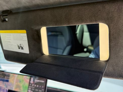 Used 2025 Tesla Model S Plaid image 29