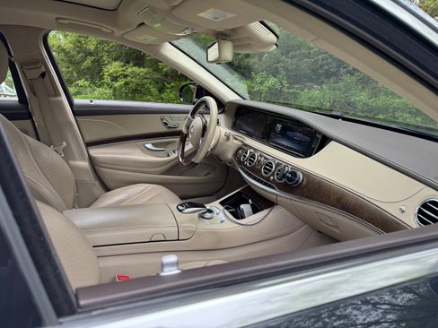 Used 2017 Mercedes-Benz S 550 4MATIC Sedan image 23