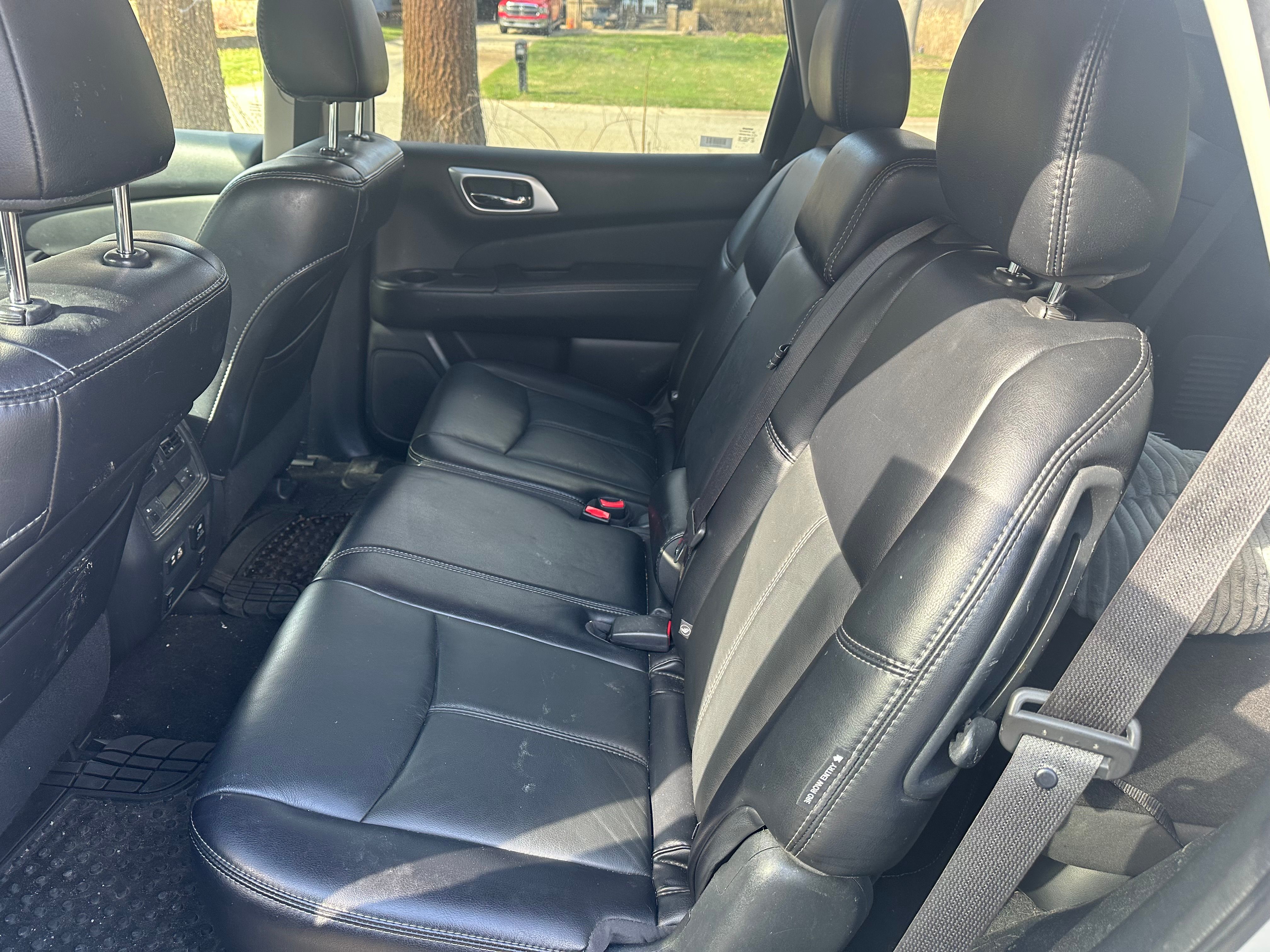 Used 2020 Nissan Pathfinder SL AWD/4WD image 15