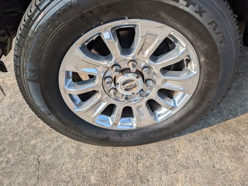 Used 2014 Ford F250 Lariat w/ Lariat Ultimate Package image 20