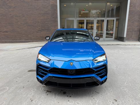 Used 2021 Lamborghini Urus image 2