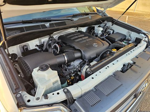 Used 2015 Toyota Tundra SR5 w/ TRD Off Road Package image 15