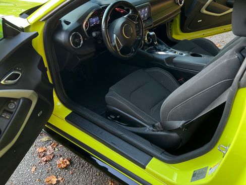 Used 2019 Chevrolet Camaro LT w/ RS Package image 6