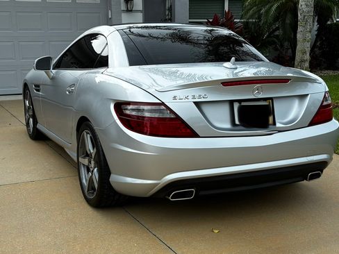 Used 2015 Mercedes-Benz SLK 350 image 2