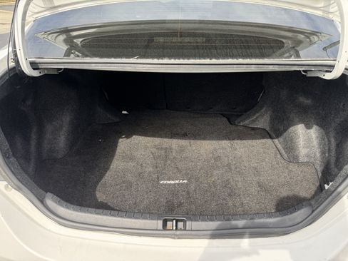 Used 2015 Toyota Corolla LE image 16