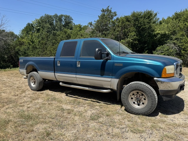Used 2001 Ford F350 4x4 Crew Cab Super Duty image 2