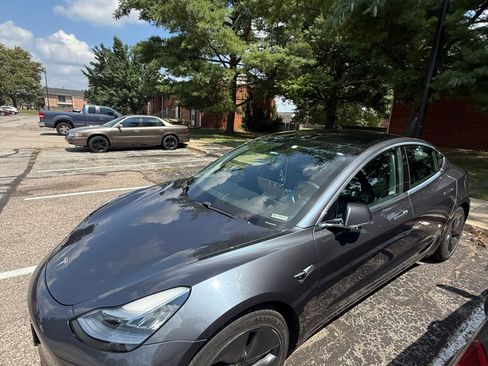 Used 2020 Tesla Model 3 AWD/4WD image 12