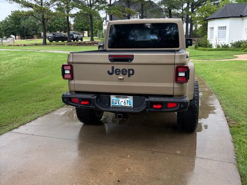 Used 2021 Jeep Gladiator Rubicon AWD/4WD image 5