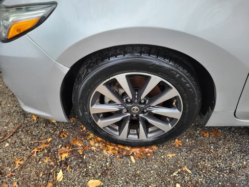 Used 2017 Nissan Altima 2.5 SV image 21