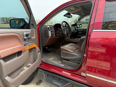 Used 2018 Chevrolet Silverado 1500 High Country w/ High Desert Package image 20