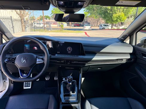 Used 2024 Volkswagen Golf R image 21