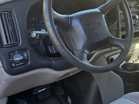 Used 2001 Chevrolet Express 3500 Extended Passenger w/ LS Preferred Equipment Group image 9